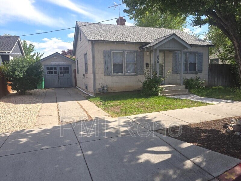 Primary Photo - 530 Burns St