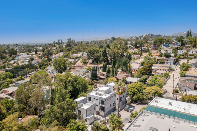 Foto del edificio - 1834 Echo Park Ave