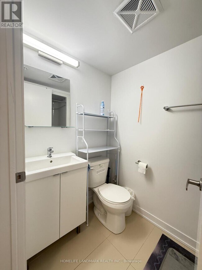 Photo du bâtiment - 1800 Simcoe St N