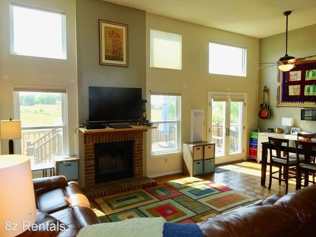 Building Photo - 3 br, 2 bath House - 951 Conifer Court