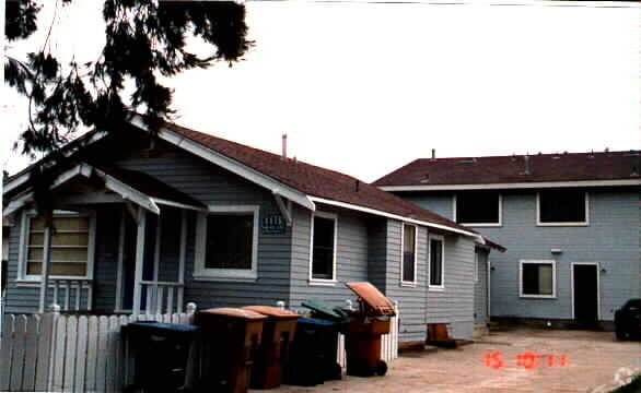 Building Photo - 116-118 S Pacific Ave