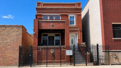 Building Photo - 808 N Sacramento Blvd