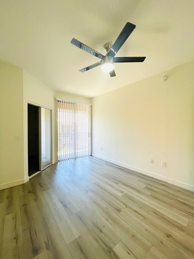 Photo - 1411 E Orangewood Ave Townhome