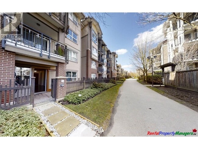 Photo du bâtiment - 5885-5885 Irmin St