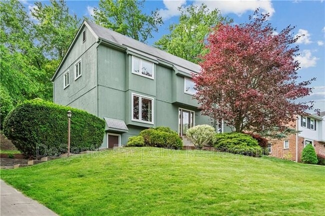 Photo - 471 Manordale Rd House