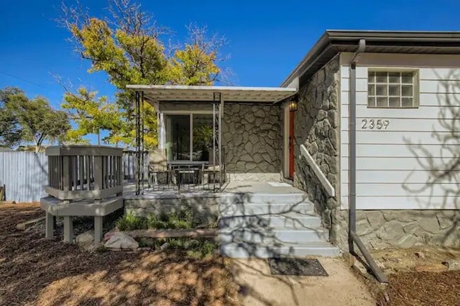 Foto del edificio - $0 DEPOSIT OPTION. STUNNING 3BED/2BATH DUPLEX IN BERKELEY NEIGHBORHOOD