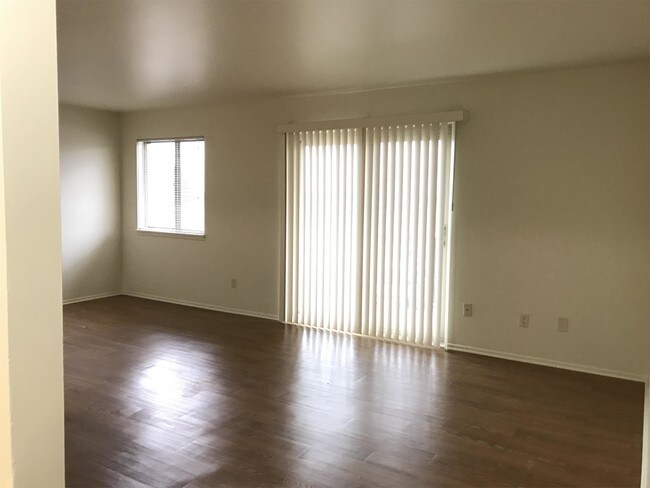 Foto del edificio - 1690 Driftwood Dr