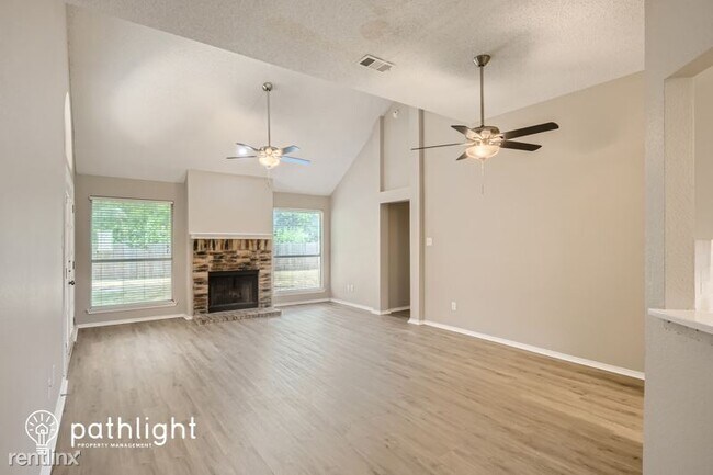 Foto del edificio - 3 br, 2 bath House - 523 Redbud Dr UNIT