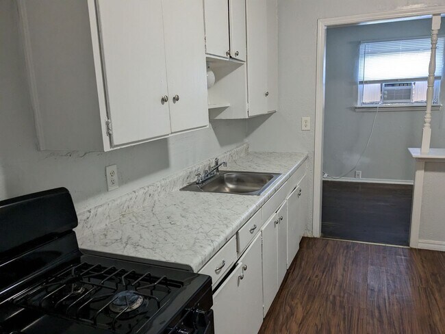 Building Photo - Great 4 Bed 1 Bath Home SW OKC!  $845 Per ...