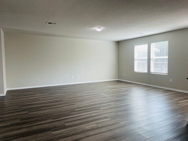 Foto del edificio - 8918 Lamus Wheel