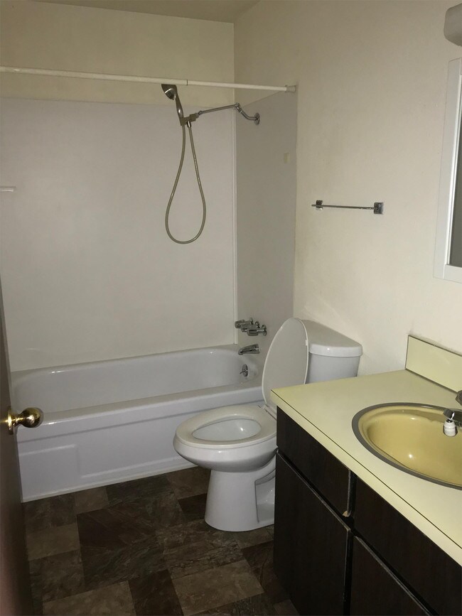 Foto del edificio - 2938 E Walnut St