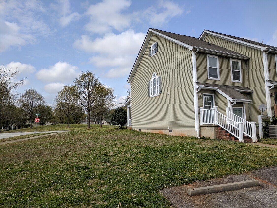 202 Alde St, Greenville, SC 29607 Townhome Rentals in Greenville SC