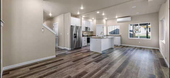 Foto del edificio - Beautiful 3 Bedroom Home for Rent Soon!