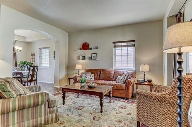 Foto del edificio - Back to school MOVE IN SPECIAL $250.00 OFF...