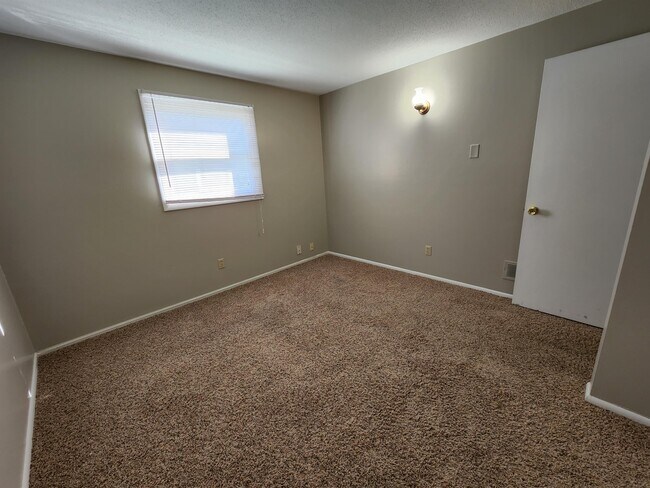 Building Photo - 7214 Karen Ct