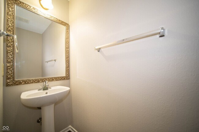 Foto del edificio - 1566 Howell Dr