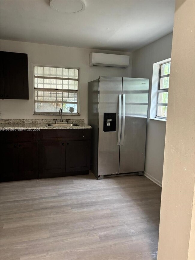 Foto del edificio - 1815 NW 53rd St