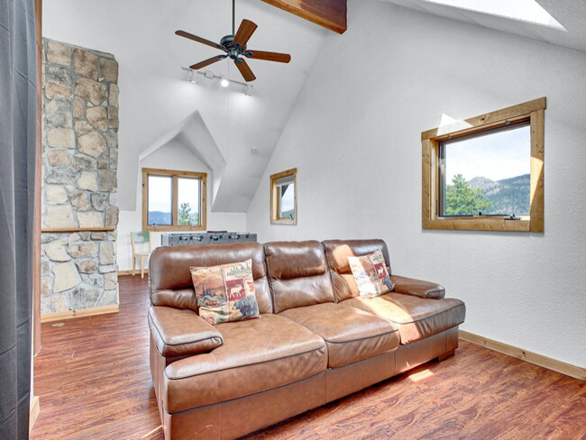 Building Photo - 785 Warren Gulch Rd
