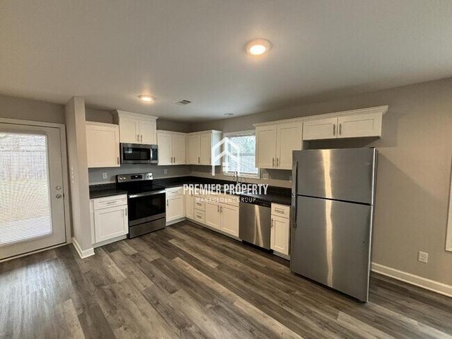 Foto del edificio - 110 Castlebar Cir - Available Now!