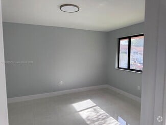 Building Photo - 9700 SW 138th Ave