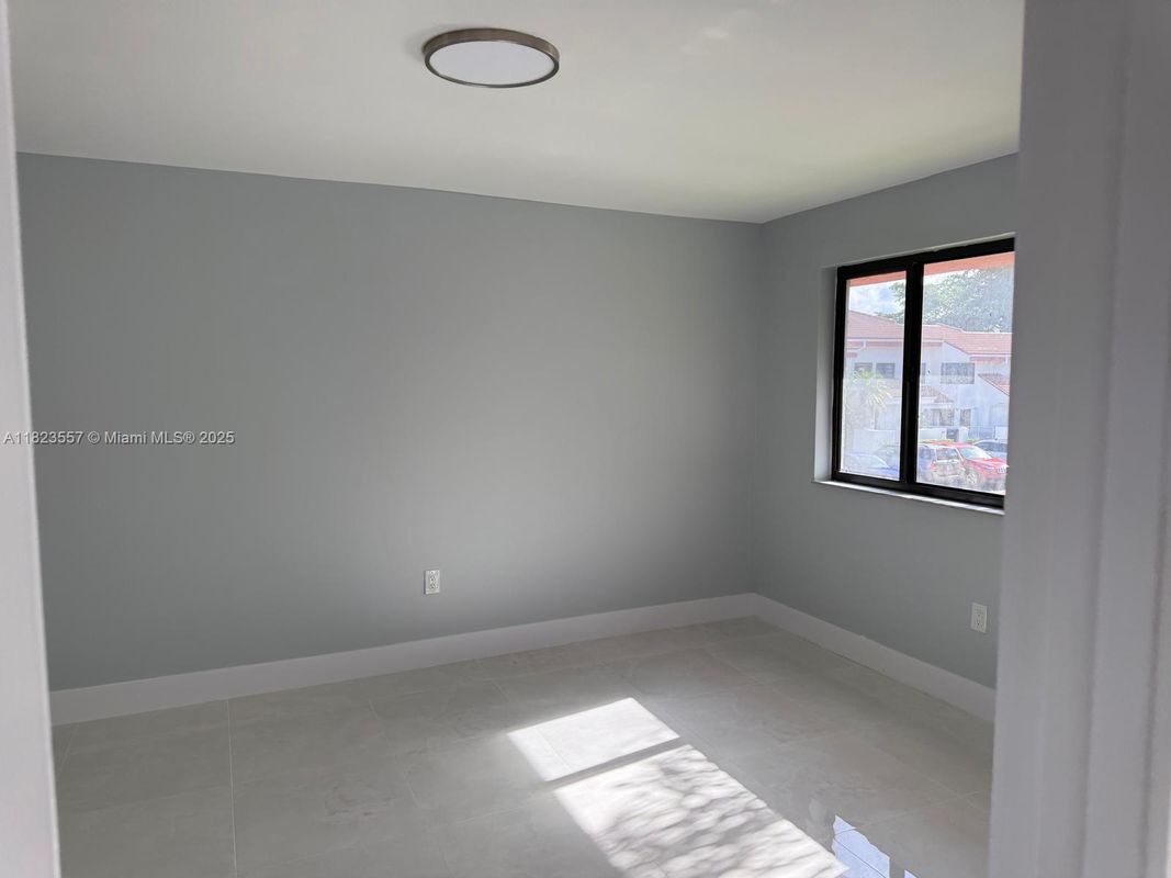 Foto principal - 9700 SW 138th Ave