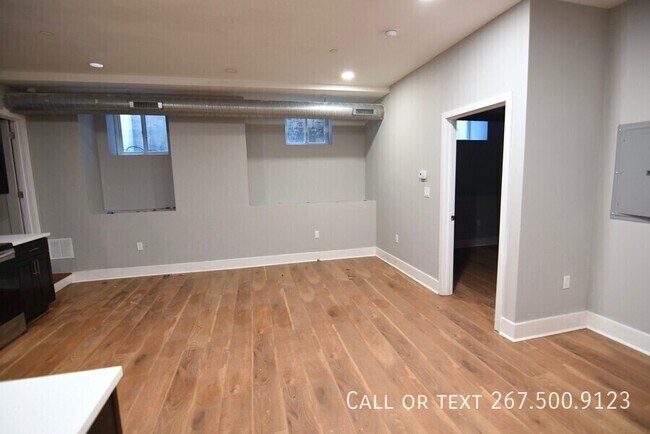 Foto del edificio - 1523 W Girard Ave