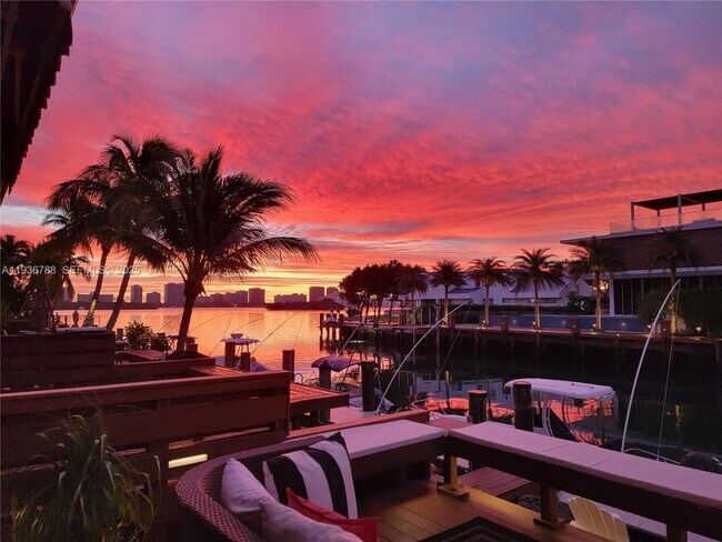 Foto del edificio - 2676 NE 135th St