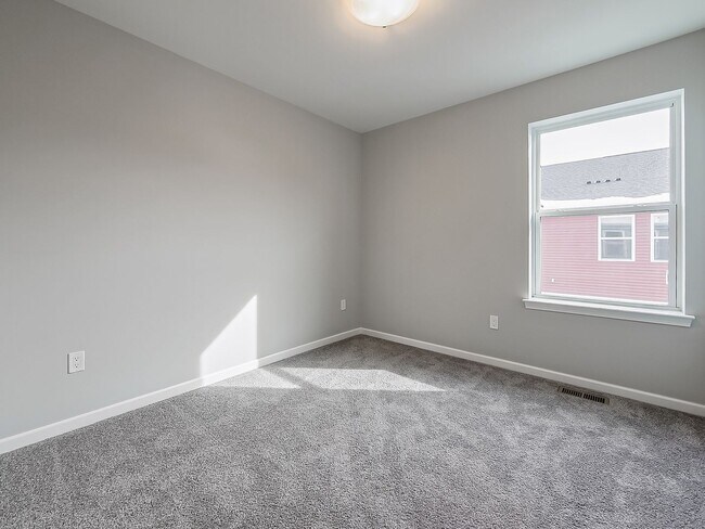 Foto del edificio - Introducing a stunning 3 bedroom, 2.5 bath...