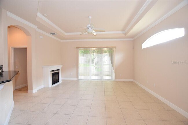 Foto del edificio - 125 Lower Lake Ct