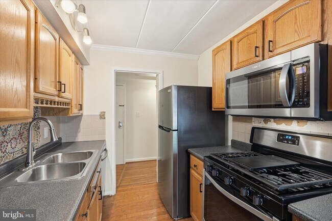 Building Photo - 2339 Freetown Ct