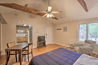 Building Photo - 2306 Escambia Dr
