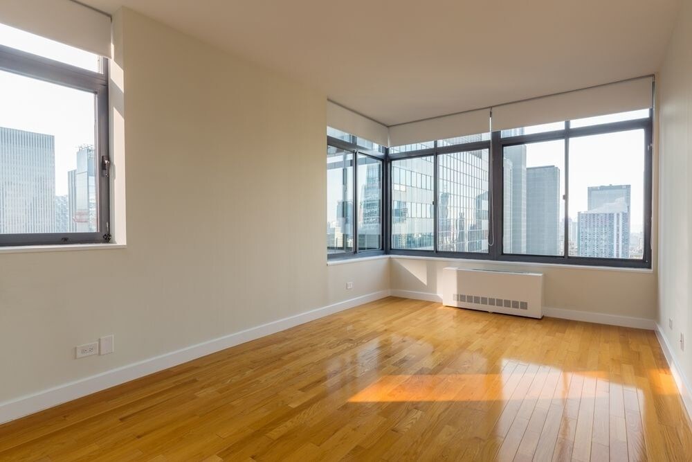 Primary Photo - 231 W 48th St