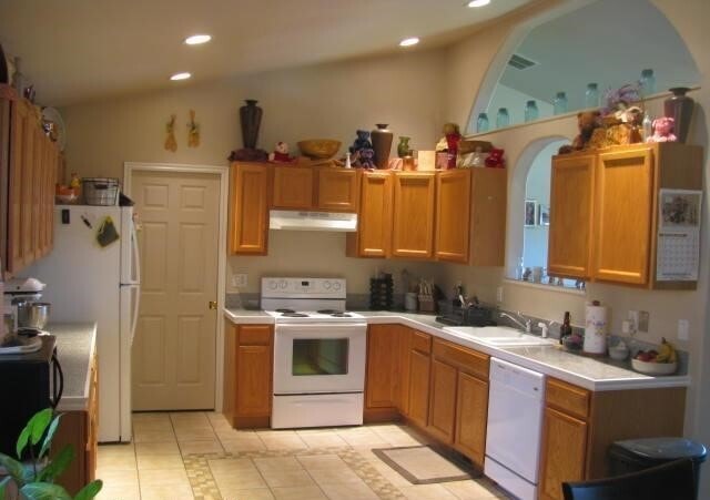 Building Photo - 2829 Acacia Ave