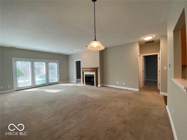 Foto del edificio - 5310 Cotton Bay Dr W
