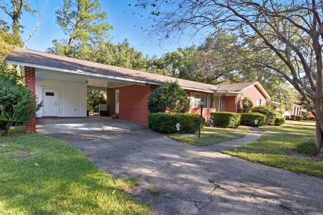 Foto del edificio - Beautiful 4 bedroom home near FSU!