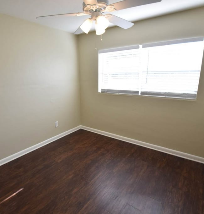Building Photo - 1304 Viburnum Ln