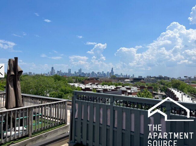 Foto del edificio - 1760 W Wrightwood Ave