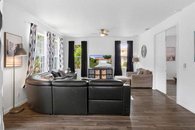 Building Photo - 4843 S Acree Point