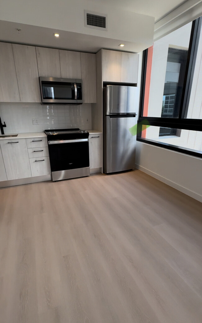 Foto del edificio - 137 NW 30th St