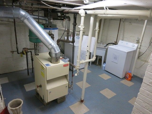 Laundry - 632 N Arlington Heights Rd