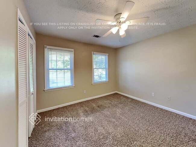 Foto del edificio - 2536 Ashworth Lake Rd