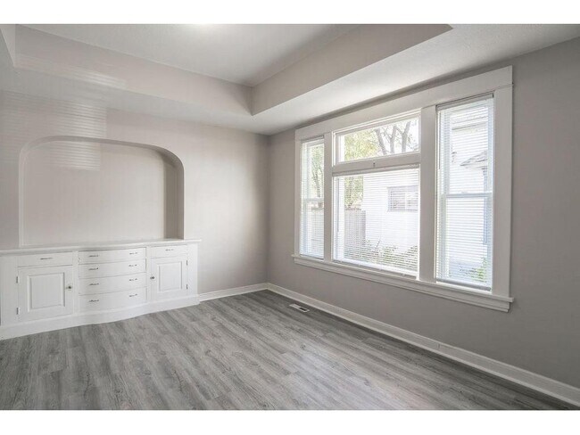 Building Photo - 1606 Concordia Ave