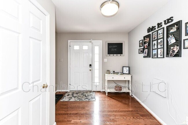 Building Photo - 20166 Hardwood Terrace