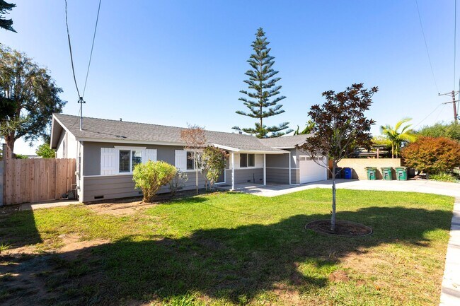 Foto del edificio - GORGEOUS Remodeled and Upgraded Beautiful ...