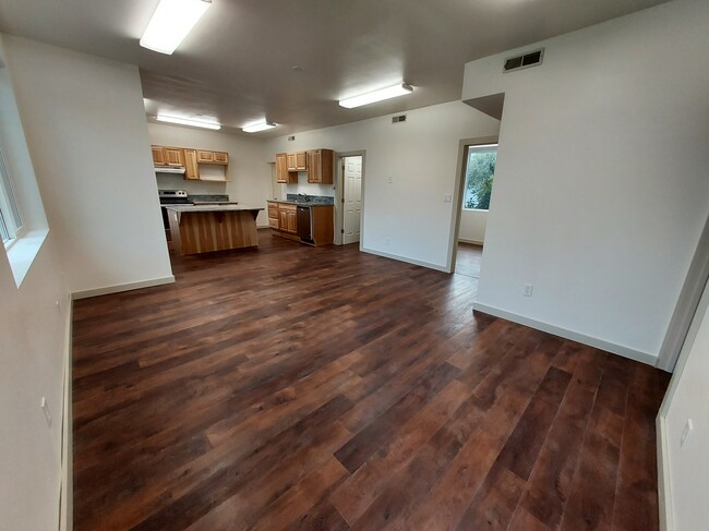 Foto del edificio - 3860 Loomis Trail Rd