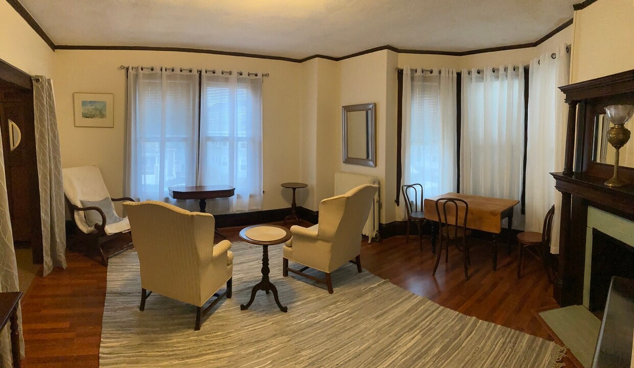 Foto principal - 110 Grovers Ave