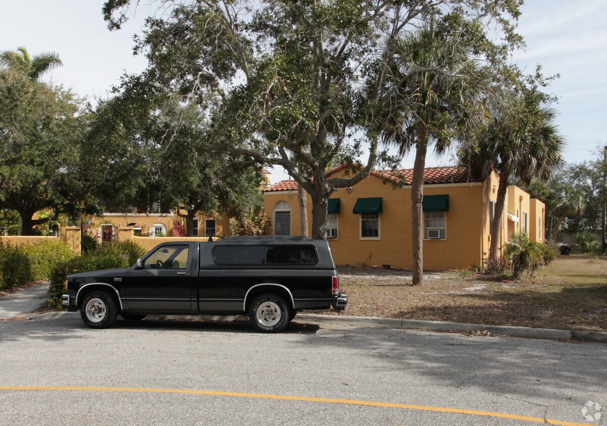 Building Photo - 410 Palmetto Ct