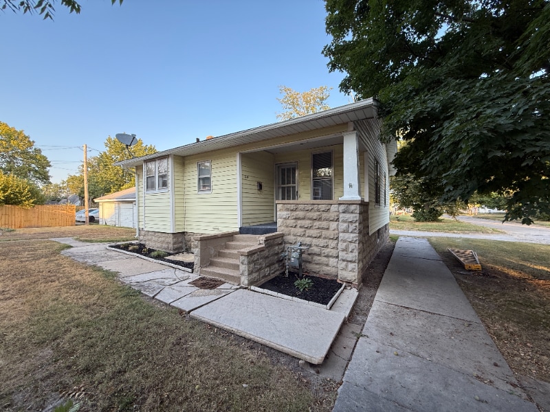 Primary Photo - 214 W 3rd St