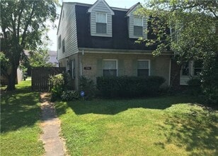 Building Photo - 706 Cambridge Dr