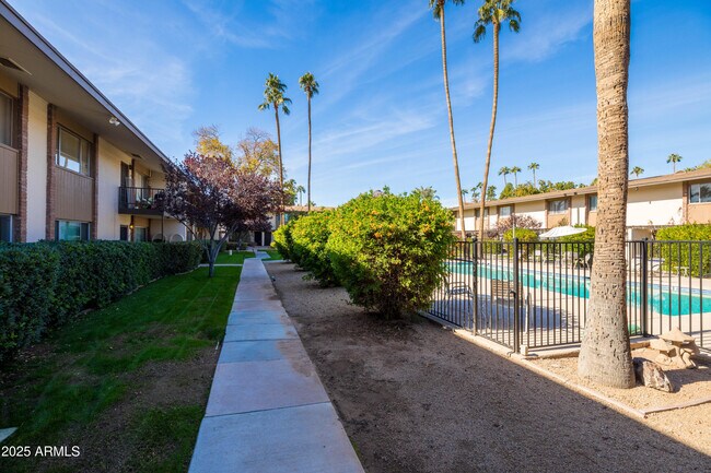 Foto del edificio - 4701 N 68th St